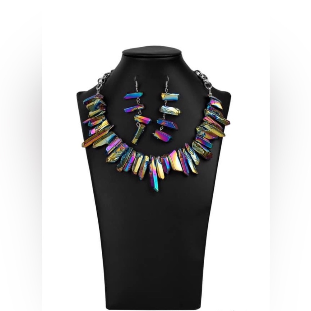 Zi collection 2020 “Charismatic” iridescent necklace*